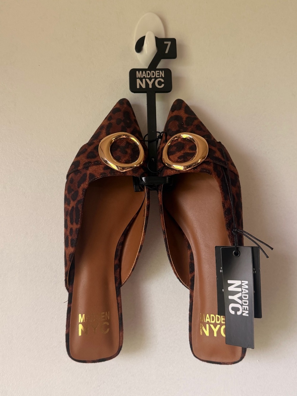 Leopard Print Pointed Toe Mules - Picture 2 of 5